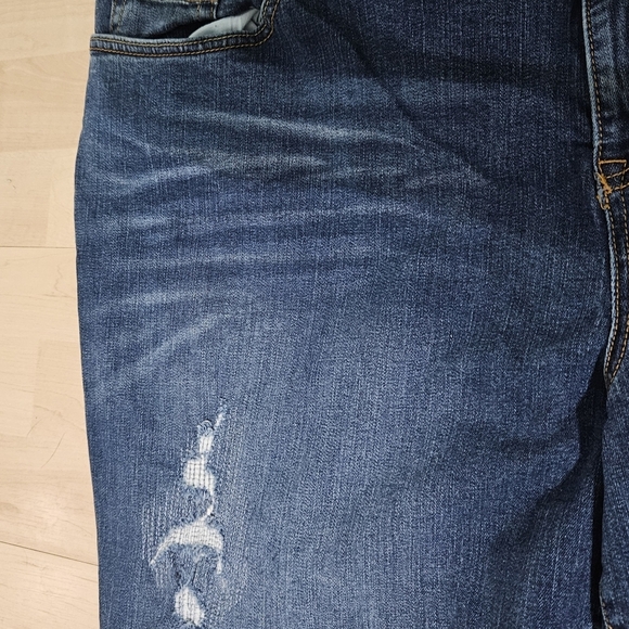 Torrid Relaxed Bootcut Distressed Denim Jeans size 26 - Picture 4 of 9